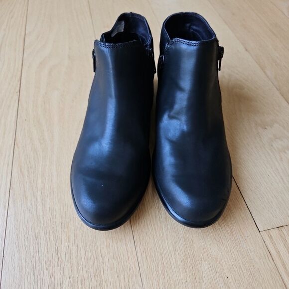 NAOT Helm Black Leather with Suede Ankle Boots Booties - Womens‎ Size EU 37 US 6 - Picture 2 of 12